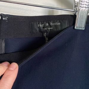 Rag & Bone back zip skinny stretch pants. Navy. Size 10. High waist straight leg